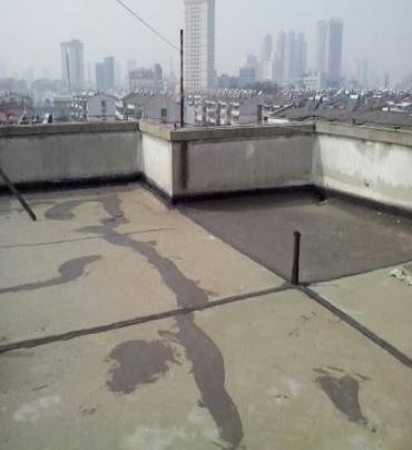 新河漏水维修 楼顶漏水是什么原因，楼顶漏水维修方法是什么?